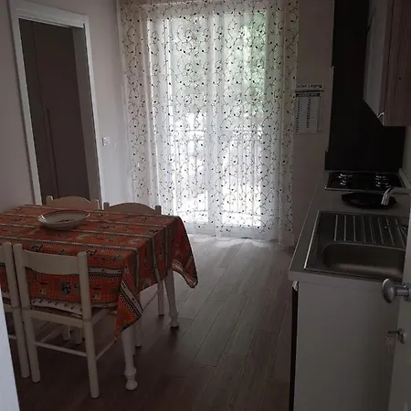 A Due Passi Dal Mare Apartment *